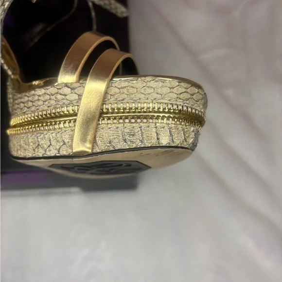 Donald J. Pliner Gold and Black Heels - Picture 8 of 15